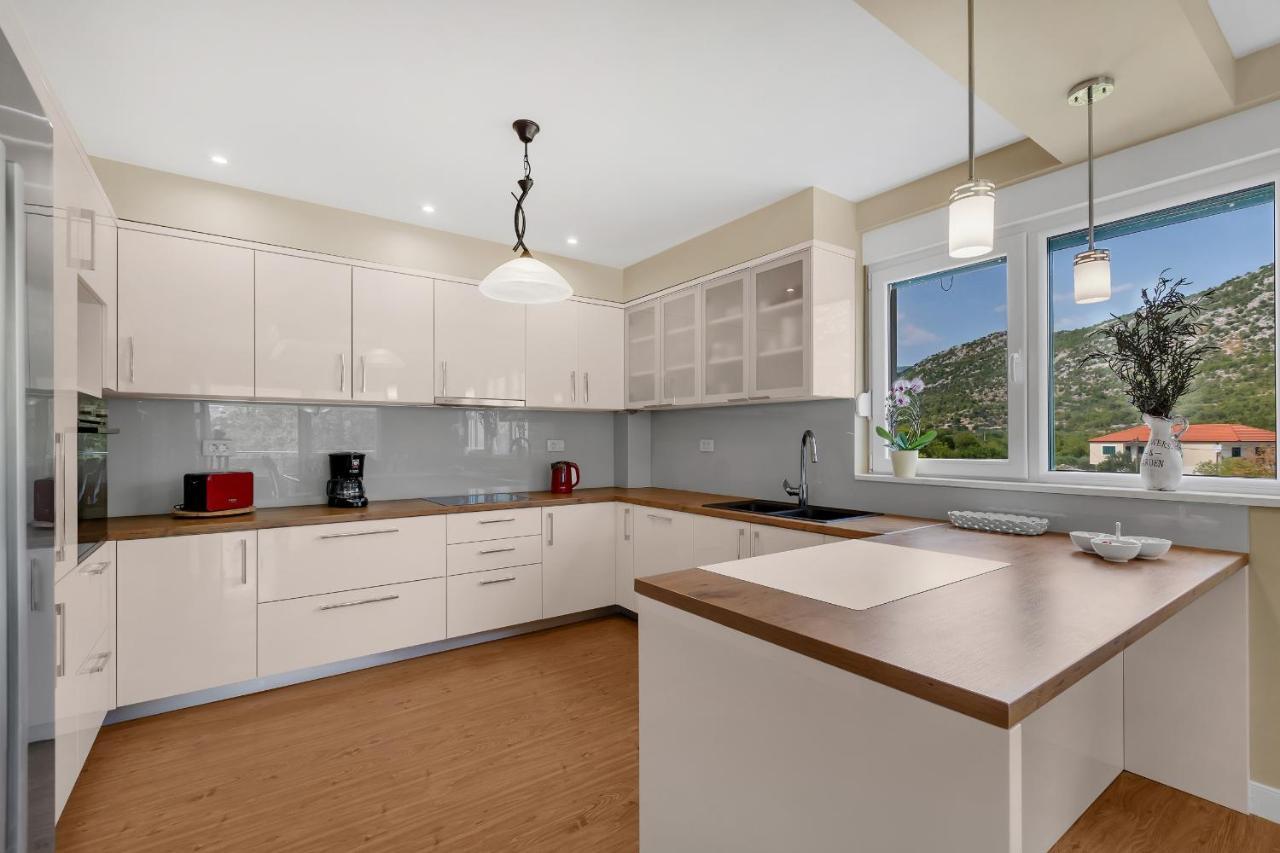 White House Rastovac Apartman *