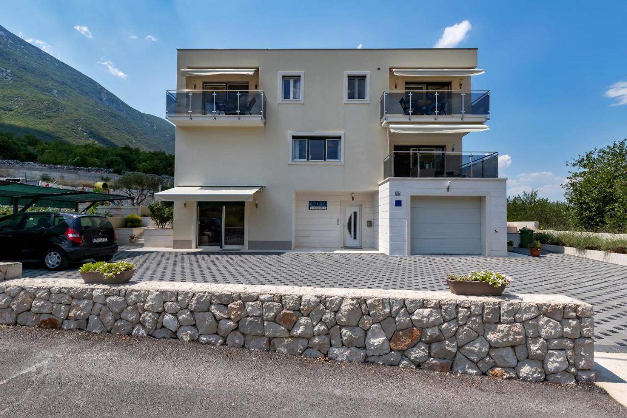White House Rastovac
