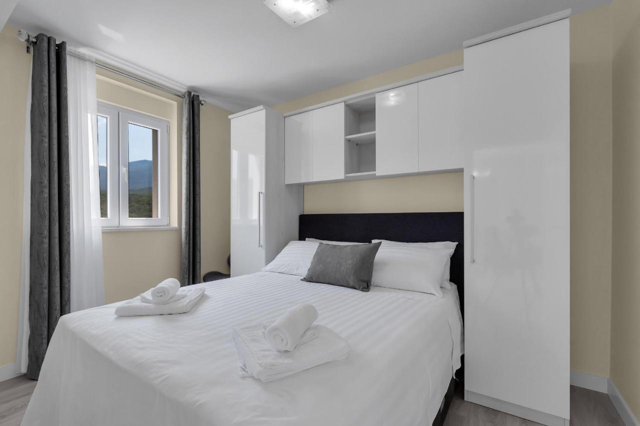 White House Rastovac Apartment Zagvozd
